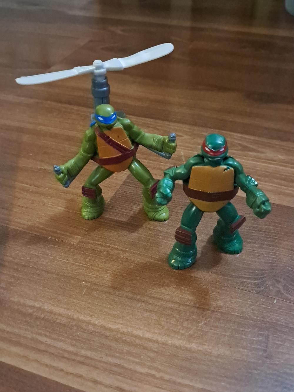Green Turtle Action Figures Set with Blue & Red Masks